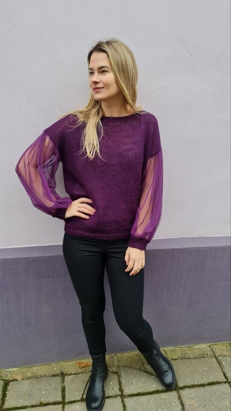 Tumši violets džemperis ar tilla piedurknēm