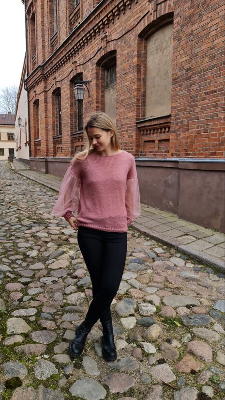 Vecrozā toņa džemperis ar tilla piedurknēm