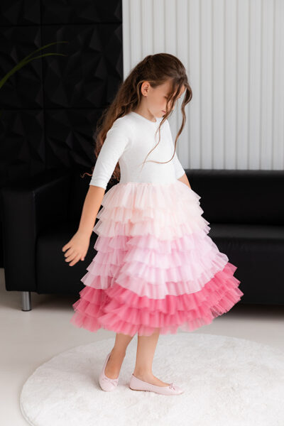 Volānu kleita meitenēm ar kokvilnas augšdaļu